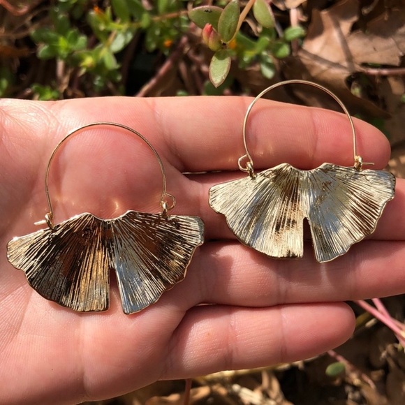 Gold Ginko Leaf Earrings - Picture 4 of 5